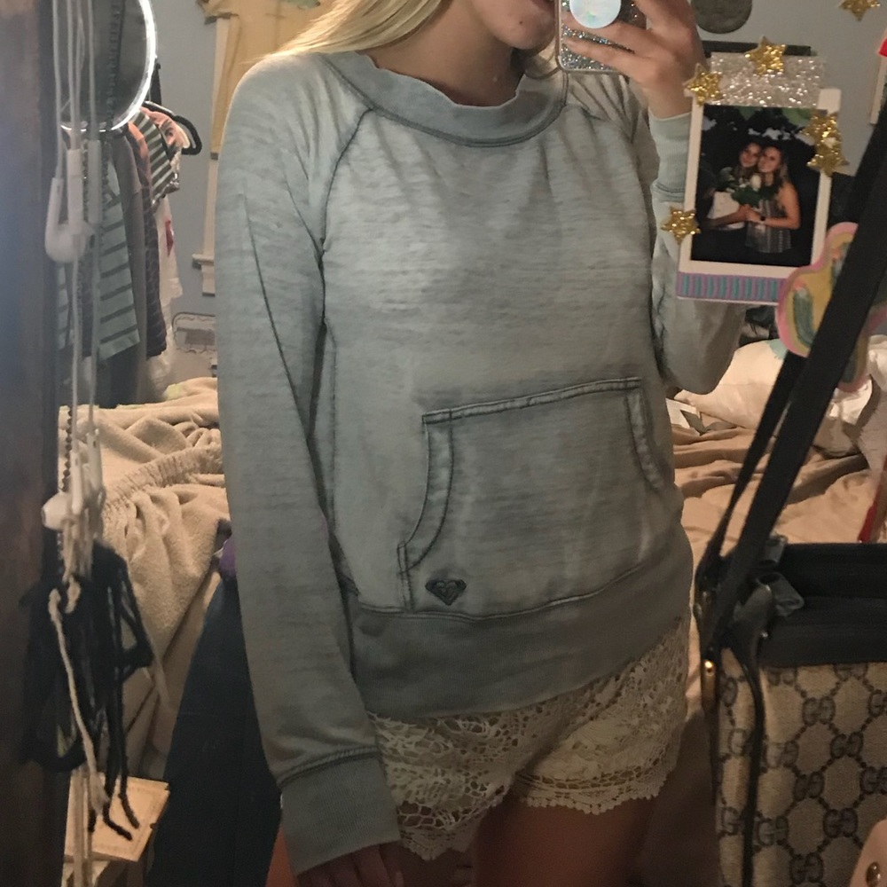 Roxy sweater 🍒